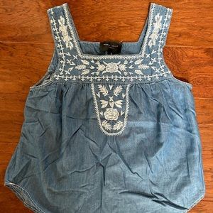 Embroidered sleeveless top size S. Gently used